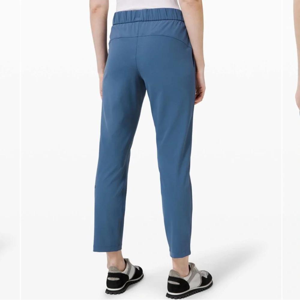 Lululemon On the Fly 7/8 Pant - Picture 2 of 5